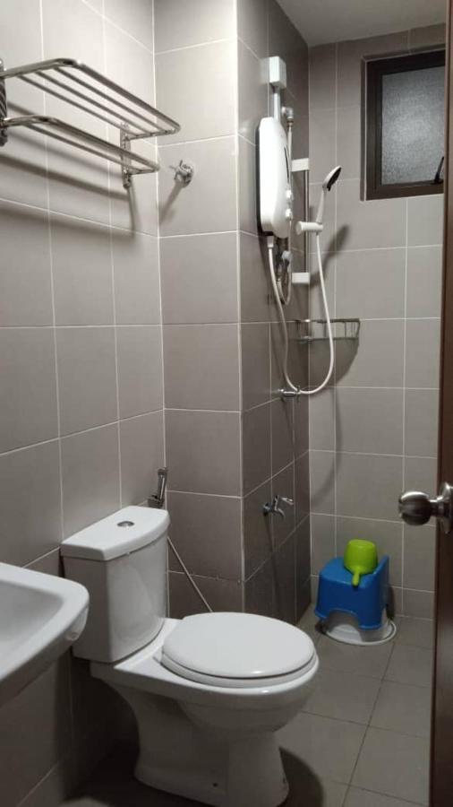 Sg Buloh Cozy Apartment Wifi & Netflix Sungai Buloh Bagian luar foto